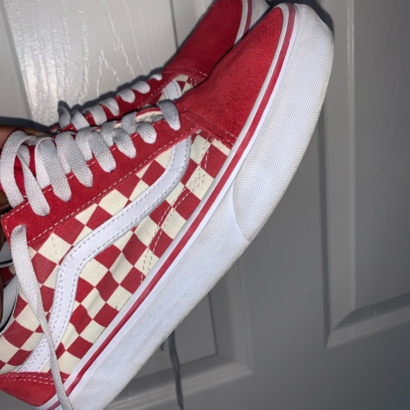 red checkered low top vans